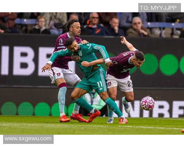 伯恩利与利物浦历史交锋回顾及两队发展历程分析